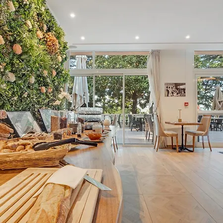 Les Tourelles Aparthotel
