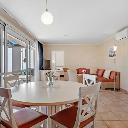 Aparthotel Residence Les Tourelles 3*