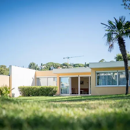 Residence Les Tourelles Aparthotel 3*